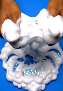 Bubbling Blizzard Sensory Foam: A Safe &#038; Sparkly Winter Wonderland